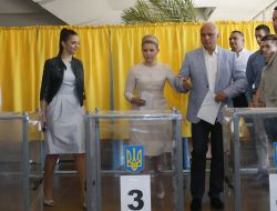 Yuliya Timoshenko, Yevgeniya Timoshenko and Aleksandr Timoshenko