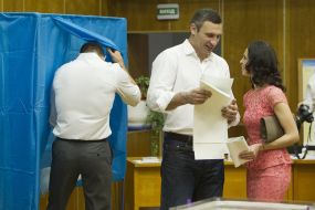 Vitaliy. Nataliya and Vladimir Klichko