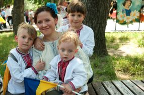 Парад вишиванок у Запоріжжі