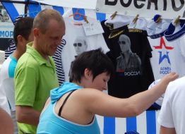 T-shirts with the Putin's portraits