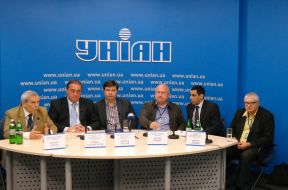 Участники пресс-конференции