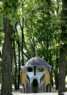 Скульптура в виде головы богатыря из поэмы «Руслан и Людмила»