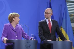 Arseniy Yatsenyuk and Angela Merkel