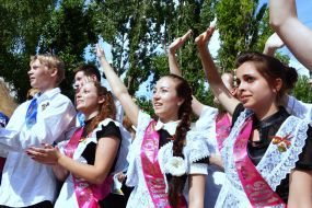 Випускники 