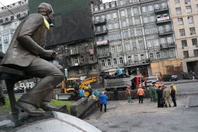 Cleaning of the streets Hrushevskoho