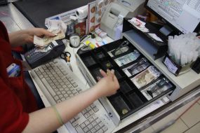 Рублі в касовому апараті