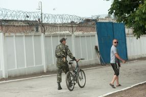 Girl meets a convict