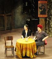 A scene from "My profession - Signor high society"