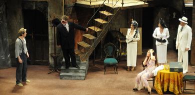 A scene from "My profession - Signor high society"