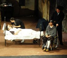 A scene from "My profession - Signor high society"