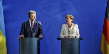 Petr Poroshenko and Angela Merkel