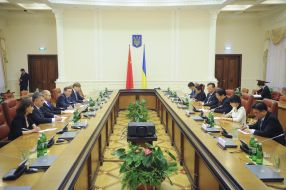 Arseny Yatsenyuk and Cai Wu