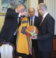 Aleksandr Volkov, Turgay Demirel and Arseniy Yatsenyuk