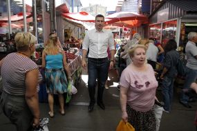 Vitali Klitschko on Lukyanovsky market