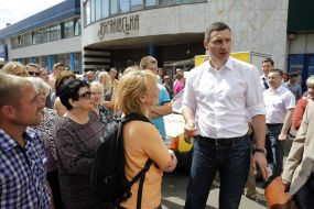 Vitali Klitschko near the metro station "Lukyanivska"