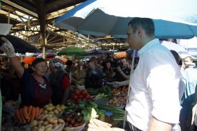 Vitali Klitschko on Lukyanovsky market