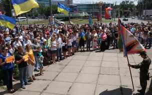 People during the mourning rally