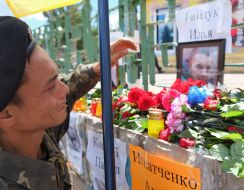 People during the mourning rally