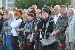 Relatives of dead soldiers