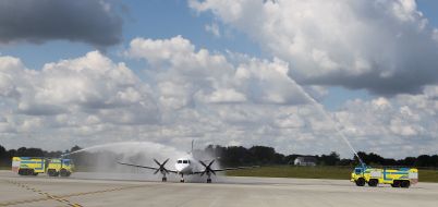 Літак в аеропорті