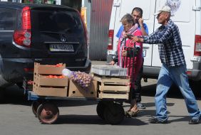 Wholesale fruit and vegetable market "Farmer"