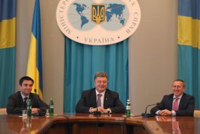 Pavel Klimkin, Petr Poroshenko and Andrey Deshchitsa