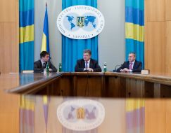 Pavel Klimkin, Petr Poroshenko and Andrey Deshchitsa