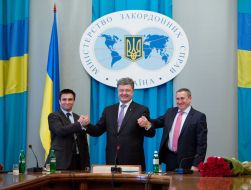 Pavel Klimkin, Petr Poroshenko and Andrey Deshchitsa