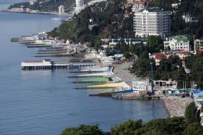 The central promenade and beach town