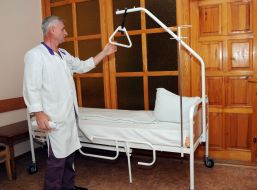 Doctor shows a new bed