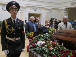 Церемония прощания с Иваном Плющом