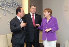 Petr Poroshenko, Francois Hollande and Angela Merkel