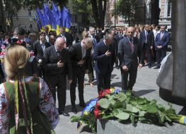 Wreath-laying ceremony