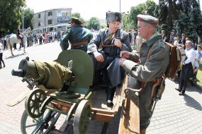 Участники "Парада военно-исторических реконструкций"