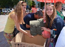 Action on gathering of clothing for soldiers