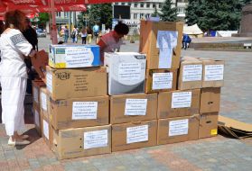 Action on gathering of clothing for soldiers