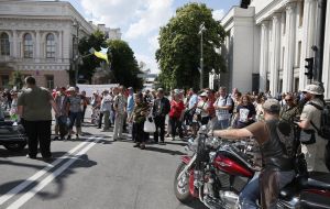 Action relatively obligations on foreign currency loans