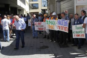 Participant holds a placard picket