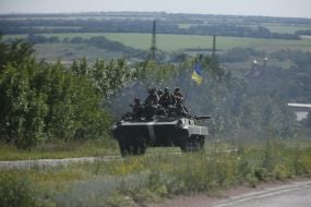 Военнослужащие на БМП