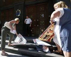 Picketing of the Prosecutor General