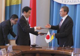 Pavel Sheremeta and Fumio Kishida