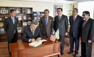 Petr Poroshenko, Liow Tiong Lai and Dato Sri Anifah Aman Haniff Amman