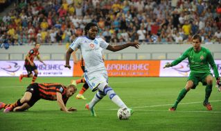 Playing moment of the match