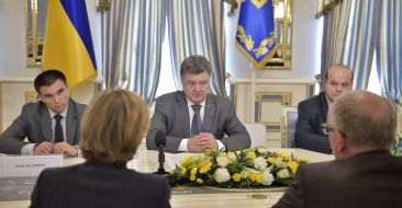 Petr Poroshenko,  Franciscus Timmermans and Julie Bishop