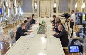 Petr Poroshenko,  Franciscus Timmermans and Julie Bishop