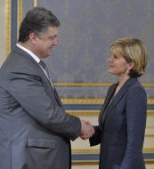 Petr Poroshenko and Julie Bishop