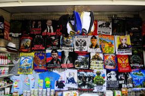 T-shirts with the image of Vladimir Putin
