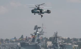 Репетиция парада кораблей ко Дня ВМФ России