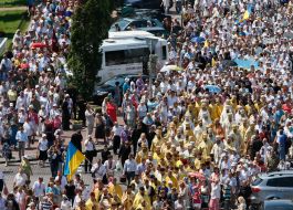 Religious procession in Kiev