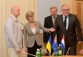Aleksandr Turchinov,  Franciscus Timmermans and Julie Bishop